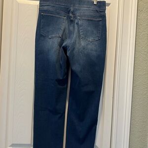 Soft Surrounding Pull On Jeans. Medium.